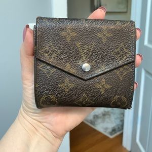 1987 Authentic Louis Vuitton wallet